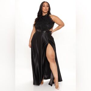 Elegant Black Sleeveless Gown with High Slit